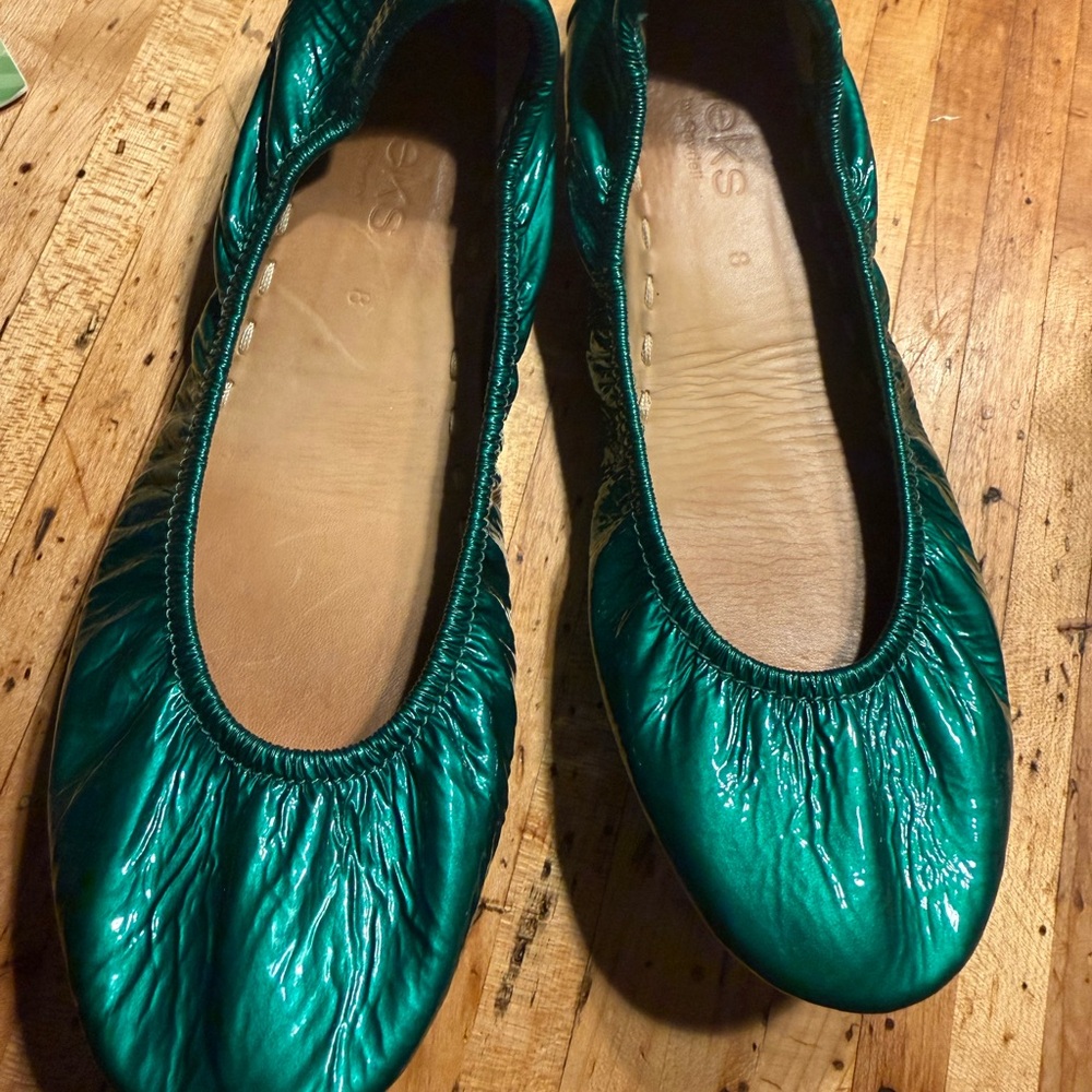 Tieks Metallic Green Ballet Flats - Women size 8